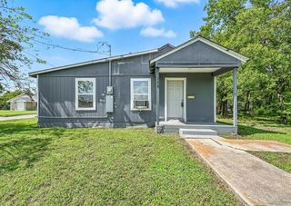 320 T A CARROLL Avenue, Corsicana, TX 75110