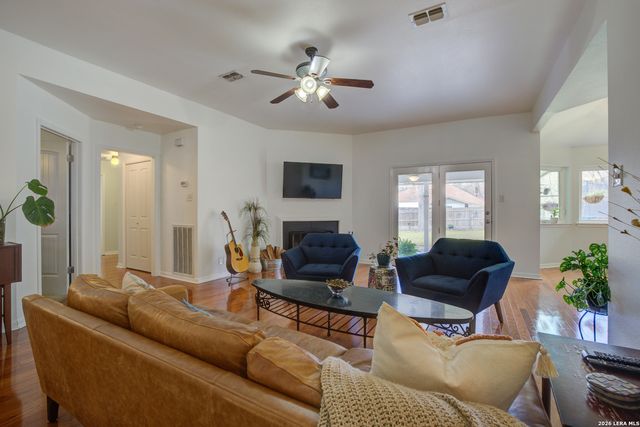 1937 Squire, New Braunfels, TX 78130