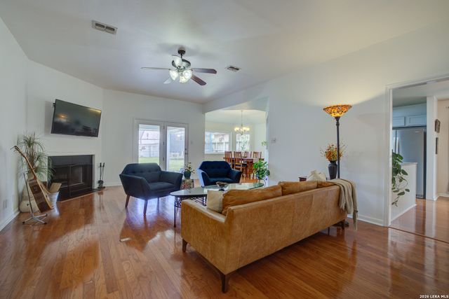 1937 Squire, New Braunfels, TX 78130