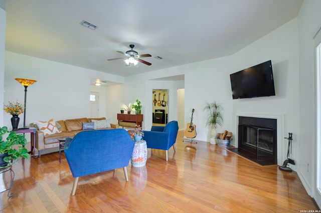 1937 Squire, New Braunfels, TX 78130