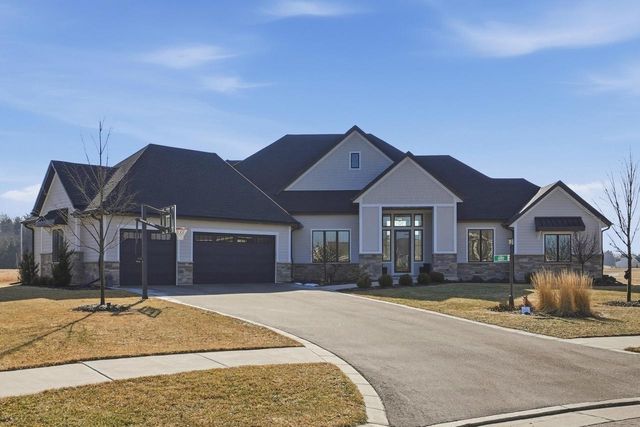 3082 Monona COURT, Oconomowoc, WI 53066