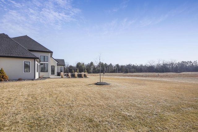 3082 Monona COURT, Oconomowoc, WI 53066