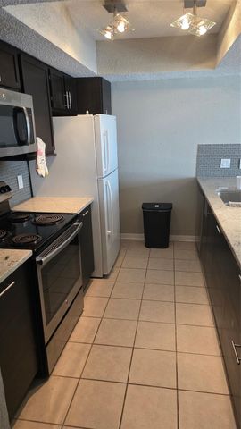 2818 S Bartell Drive 13, Houston, TX 77054