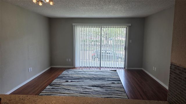 2818 S Bartell Drive 13, Houston, TX 77054