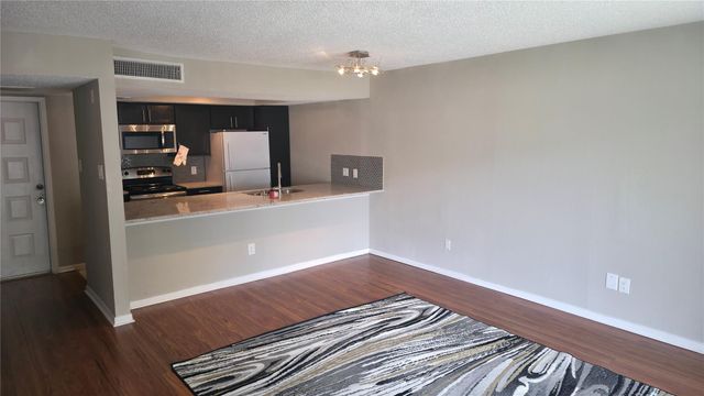 2818 S Bartell Drive 13, Houston, TX 77054