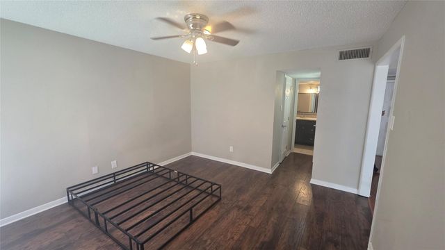 2818 S Bartell Drive 13, Houston, TX 77054
