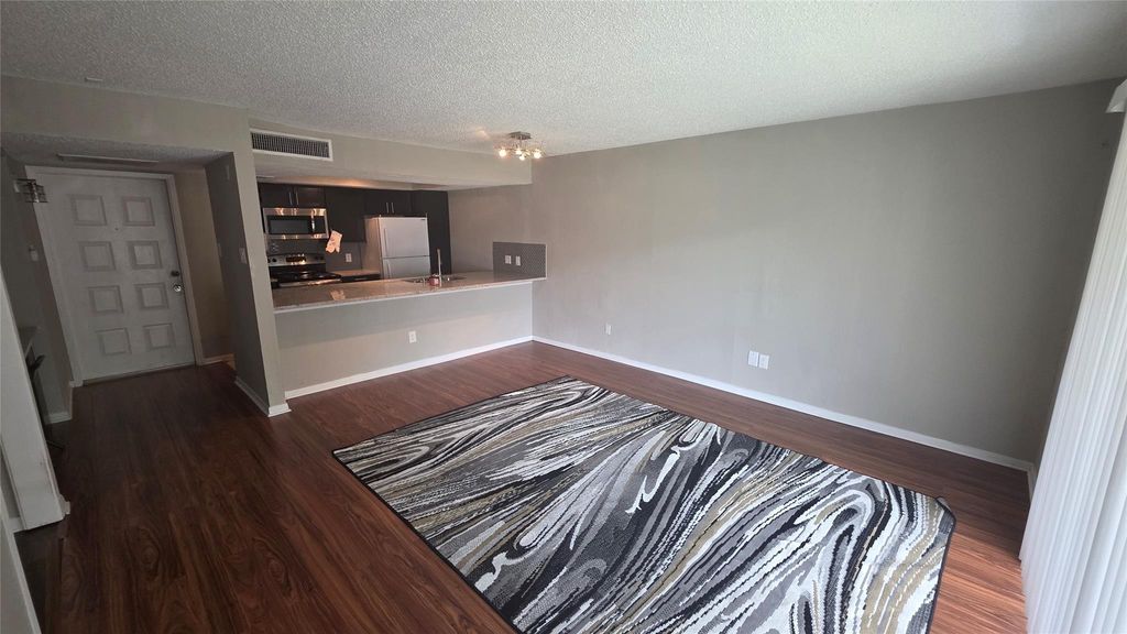 2818 S Bartell Drive 13, Houston, TX 77054