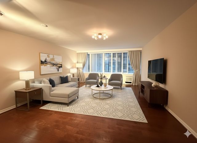 211 E OHIO Street 910, Chicago, IL 60611