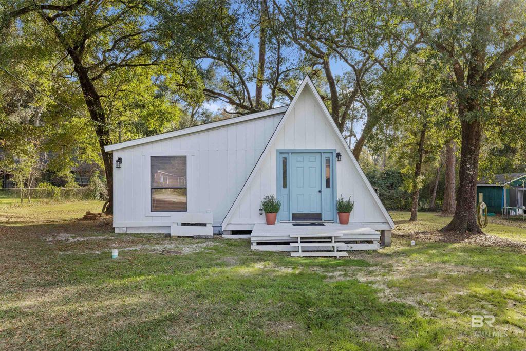 16390 Juniper Lane, Summerdale, AL 36580