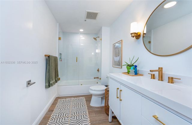 3470 E Coast Ave H0704, Miami, FL 33137