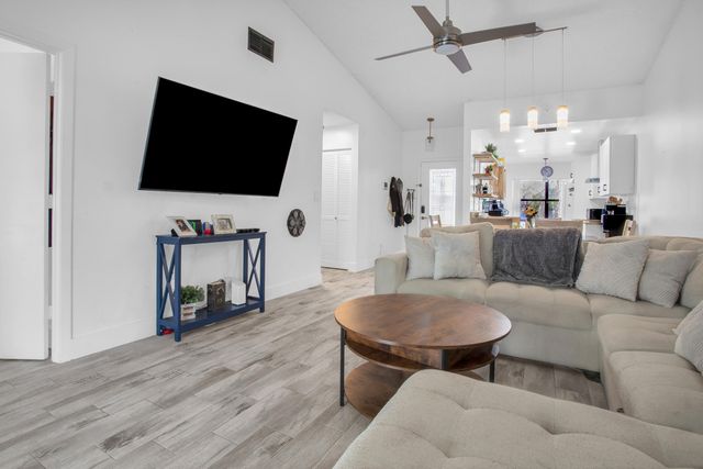 8202 NW 100th Drive, Tamarac, FL 33321