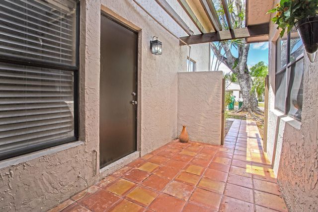 8202 NW 100th Drive, Tamarac, FL 33321