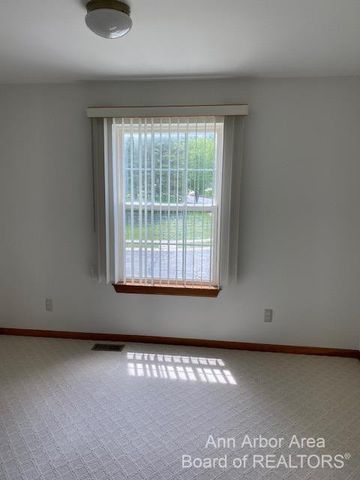 3144 Dunwoodie Road, Ann Arbor, MI 48105