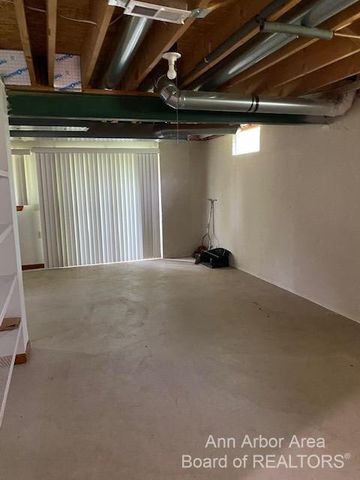 3144 Dunwoodie Road, Ann Arbor, MI 48105