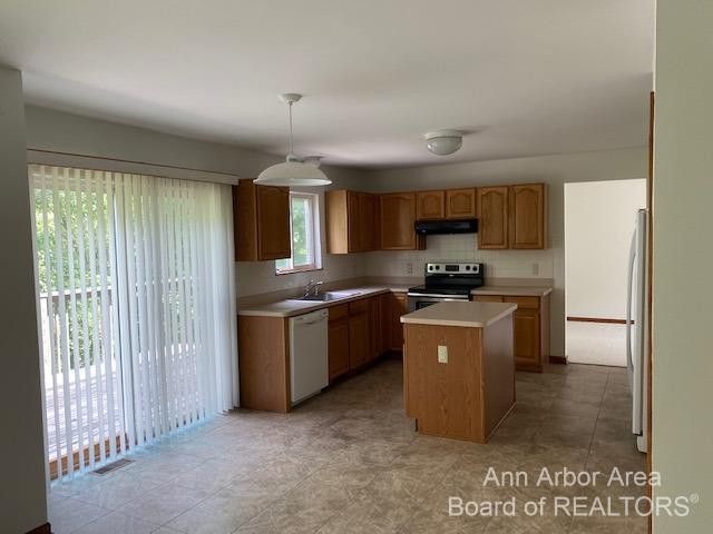 3144 Dunwoodie Road, Ann Arbor, MI 48105