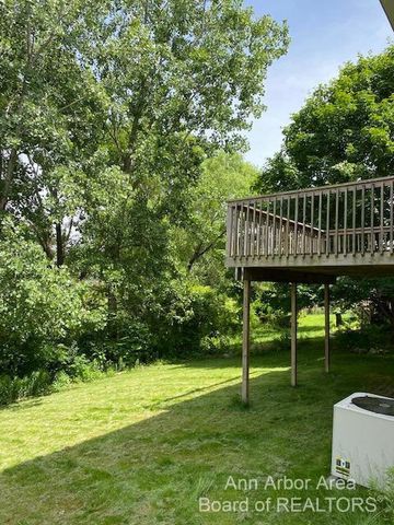 3144 Dunwoodie Road, Ann Arbor, MI 48105