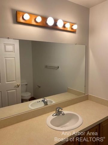 3144 Dunwoodie Road, Ann Arbor, MI 48105