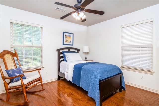 215 Dawn Drive, Centerton, AR 72719