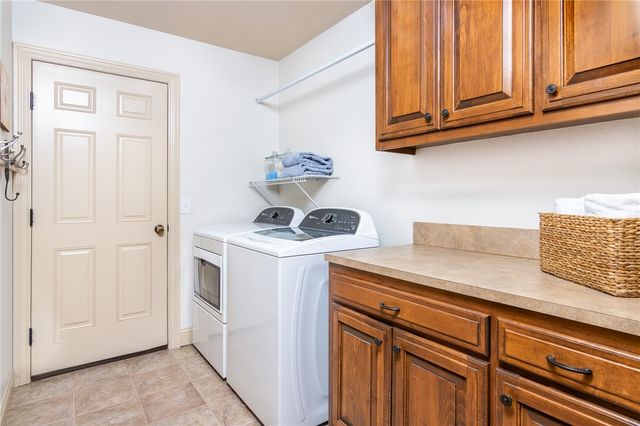 215 Dawn Drive, Centerton, AR 72719