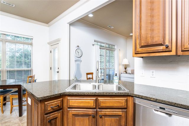 215 Dawn Drive, Centerton, AR 72719