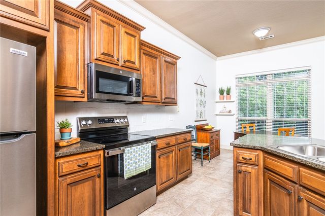 215 Dawn Drive, Centerton, AR 72719