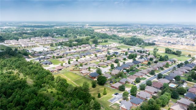 215 Dawn Drive, Centerton, AR 72719
