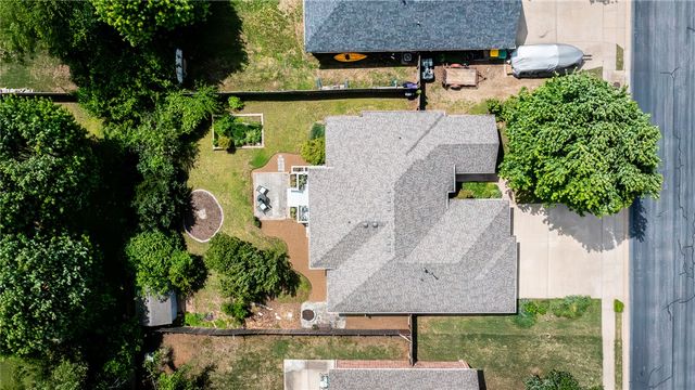 215 Dawn Drive, Centerton, AR 72719