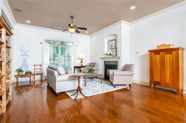 215 Dawn Drive, Centerton, AR 72719