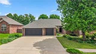 215 Dawn Drive, Centerton, AR 72719