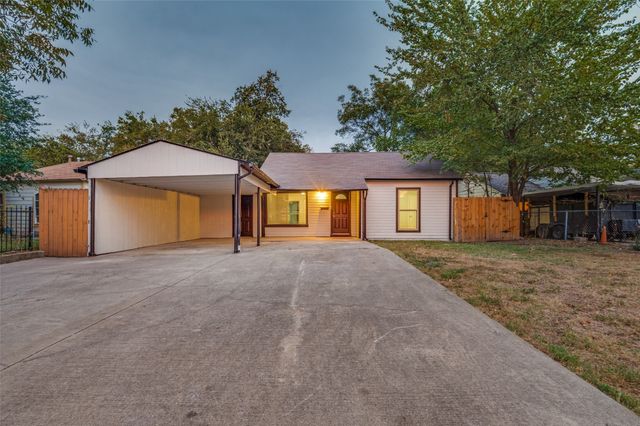 422 SE 11th Street, Grand Prairie, TX 75051