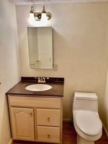 40 Village Rd 108A, Middleton, MA 01949