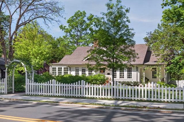 112 Lewisburg Ave, Franklin, TN 37064