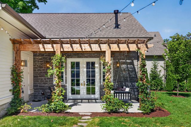 112 Lewisburg Ave, Franklin, TN 37064