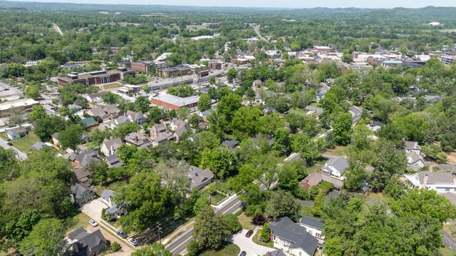 112 Lewisburg Ave, Franklin, TN 37064