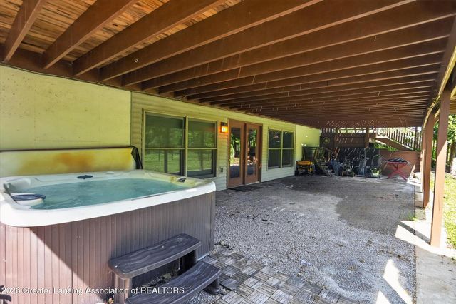 7042 Rossman Highway, Eaton Rapids, MI 48827