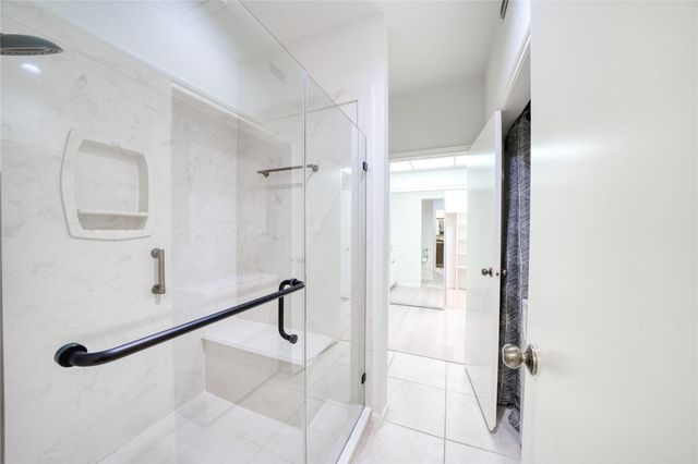 11711 Memorial Dr Drive 573, Houston, TX 77024