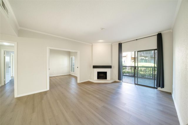 11711 Memorial Dr Drive 573, Houston, TX 77024