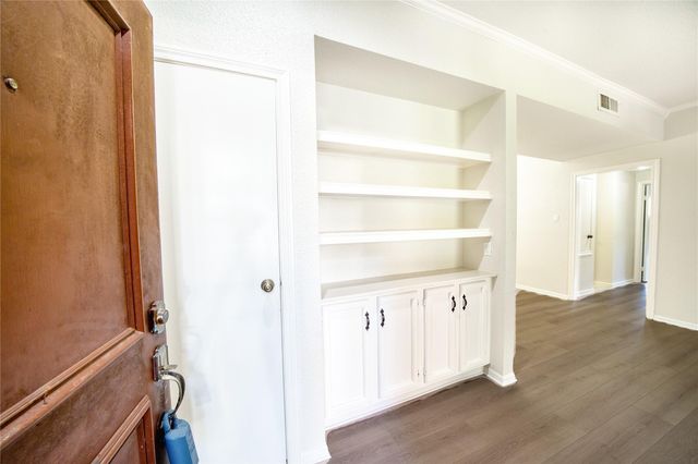 11711 Memorial Dr Drive 573, Houston, TX 77024