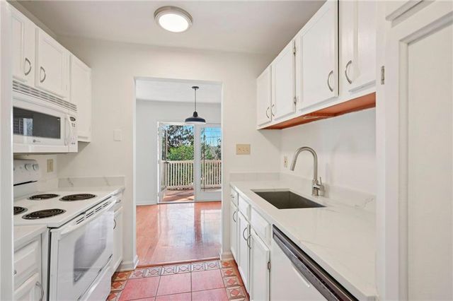 1750 Clairmont Road 21, Decatur, GA 30033