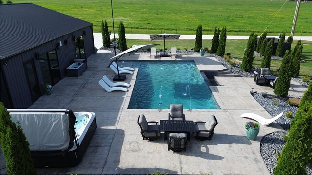 11390 Walters Road, Bentonville, AR 72712