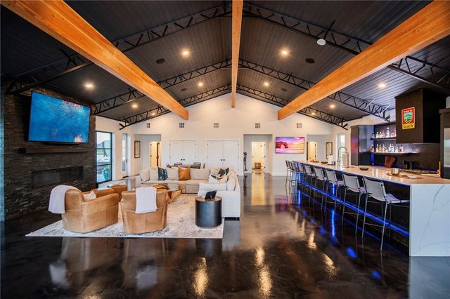 11390 Walters Road, Bentonville, AR 72712