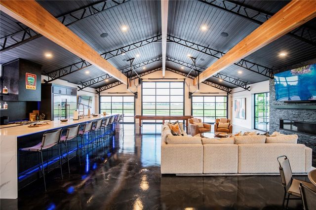 11390 Walters Road, Bentonville, AR 72712