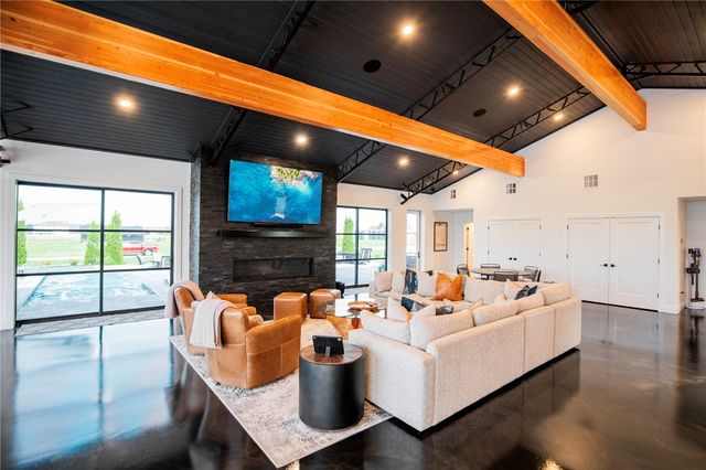 11390 Walters Road, Bentonville, AR 72712