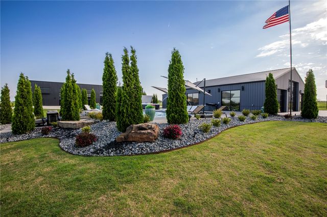 11390 Walters Road, Bentonville, AR 72712