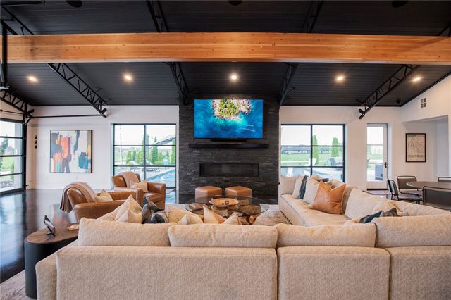 11390 Walters Road, Bentonville, AR 72712