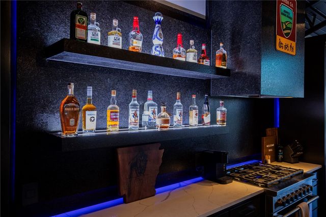 11390 Walters Road, Bentonville, AR 72712