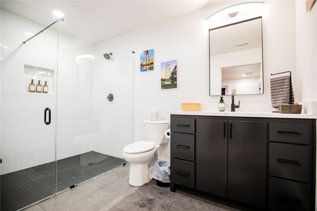 11390 Walters Road, Bentonville, AR 72712