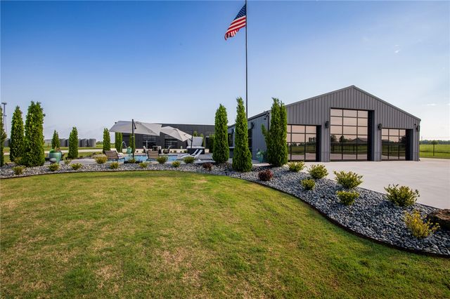 11390 Walters Road, Bentonville, AR 72712