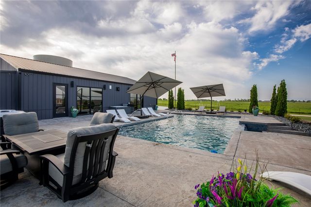 11390 Walters Road, Bentonville, AR 72712