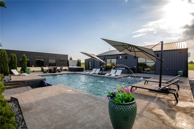 11390 Walters Road, Bentonville, AR 72712